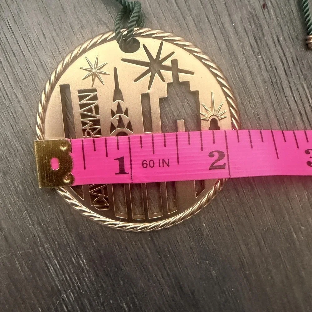 David Yurman Gold Metal‎ NYC Skyline Bauble Ornament Green Cord Christmas Tree